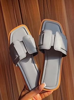 Bicky slide in grey